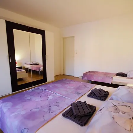 Apartment Dany Near The Sea With Three Bedrooms *