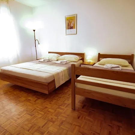 Dany Near The Sea With Three Bedrooms *