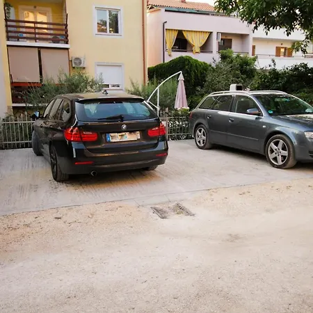 Apartment Dany Near The Sea With Three Bedrooms Pula