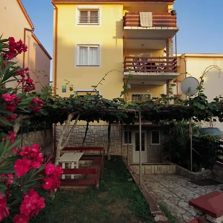 Dany Near The Sea With Three Bedrooms Pula
