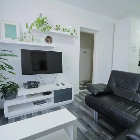 Dany Near The Sea With Three Bedrooms Pula